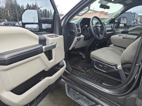 Used 2017 Ford F250 XLT w/ XLT Value Package image 25