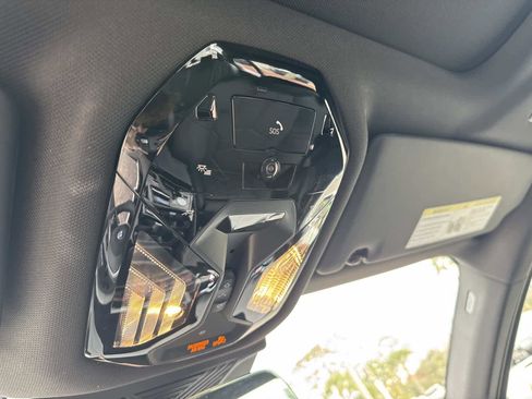 Used 2025 BMW i5 eDrive40i w/ Premium Package image 34