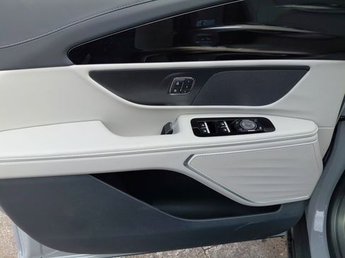 New 2026 Lincoln Nautilus Premier image 11