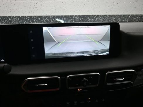 Used 2026 Nissan Sentra SR w/ Floor Mat Package FWD image 8