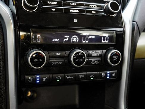 Used 2022 Subaru Ascent Touring AWD/4WD image 23