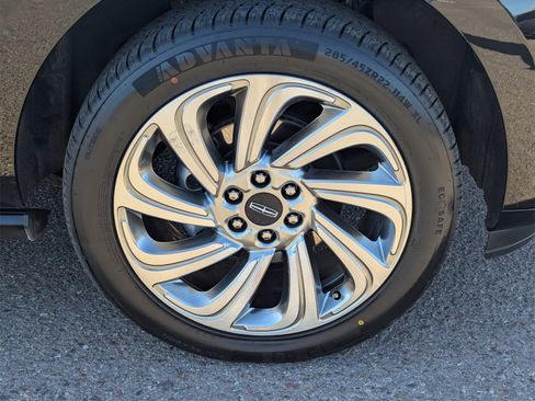 Used 2024 Lincoln Navigator Reserve image 9