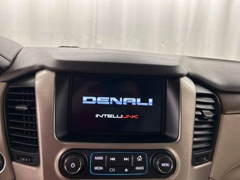 Used 2020 GMC Yukon Denali w/ Denali Premium Package image 14