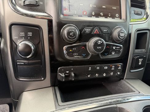 Used 2018 RAM 2500 Laramie w/ Sport Appearance Group AWD/4WD image 13