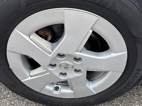 Used 2011 Toyota Prius Three w/ Solar Roof Pkg FWD image 23