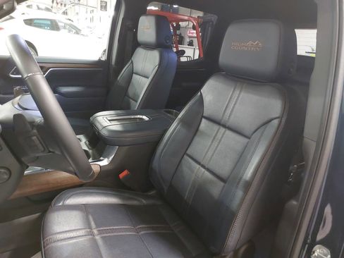 Used 2022 Chevrolet Silverado 1500 High Country w/ High Country Premium Package image 17