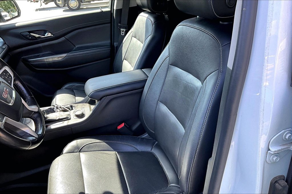 Used 2019 GMC Acadia SLT w/ LPO, Floor Liner Package FWD image 9