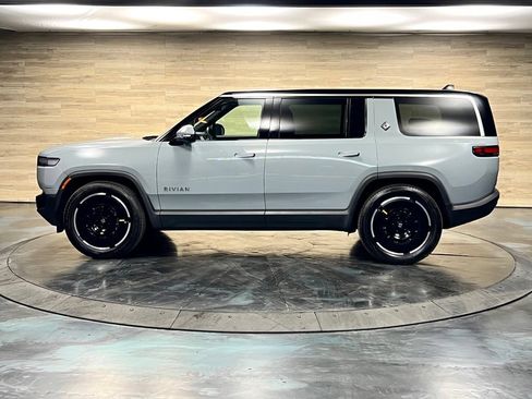 Used 2025 Rivian R1S Adventure AWD/4WD image 25
