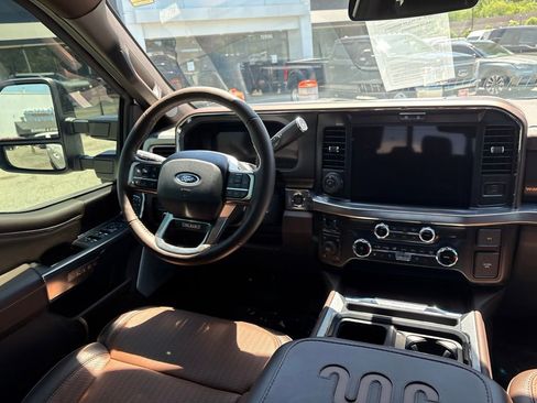 Used 2025 Ford F250 King Ranch AWD/4WD image 10