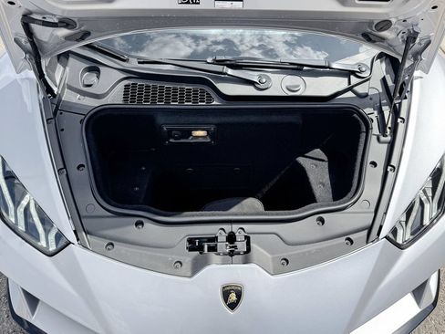Used 2018 Lamborghini Huracan LP 580-2 RWD image 10