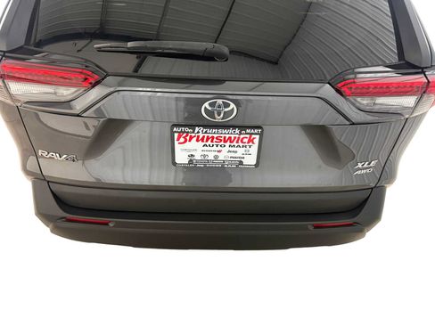 Used 2023 Toyota RAV4 XLE AWD/4WD image 16