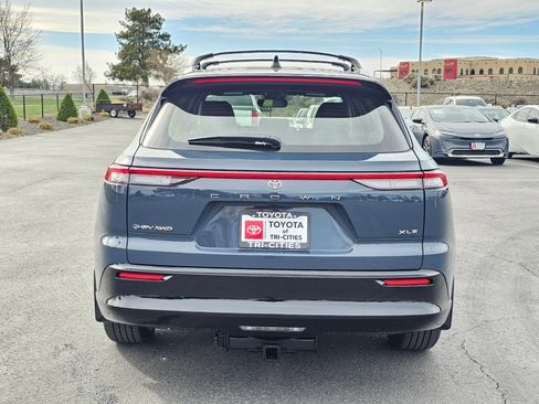 New 2026 Toyota Crown Signia w/ Tow-Hitch Package (TMS) AWD/4WD image 4