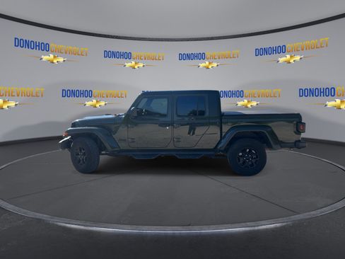 Used 2022 Jeep Gladiator Sport AWD/4WD image 8