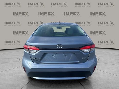 Used 2022 Toyota Corolla LE image 4