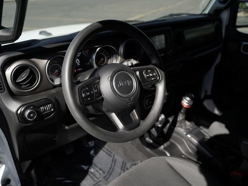 Used 2018 Jeep Wrangler Unlimited Sport AWD/4WD image 9