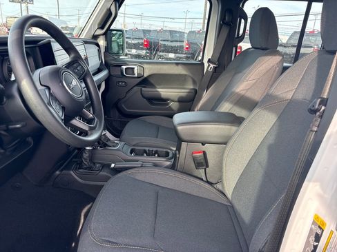 New 2026 Jeep Gladiator Sport AWD/4WD image 10