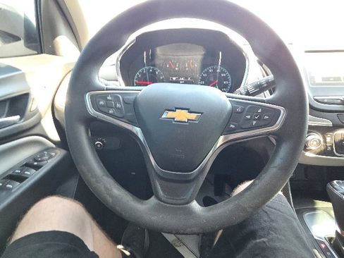 Used 2018 Chevrolet Equinox LS image 17