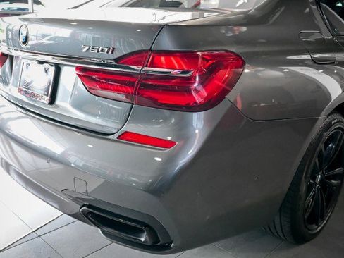 Used 2019 BMW 750i xDrive w/ M Sport Package AWD/4WD image 11