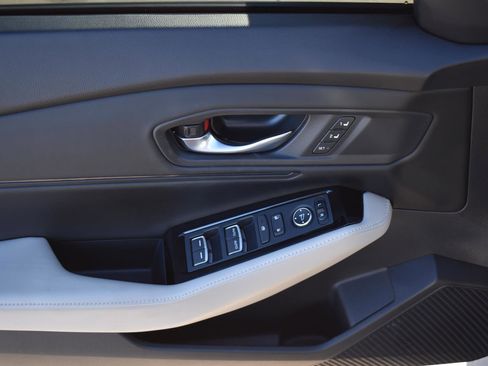 Used 2023 Honda Accord Touring image 23