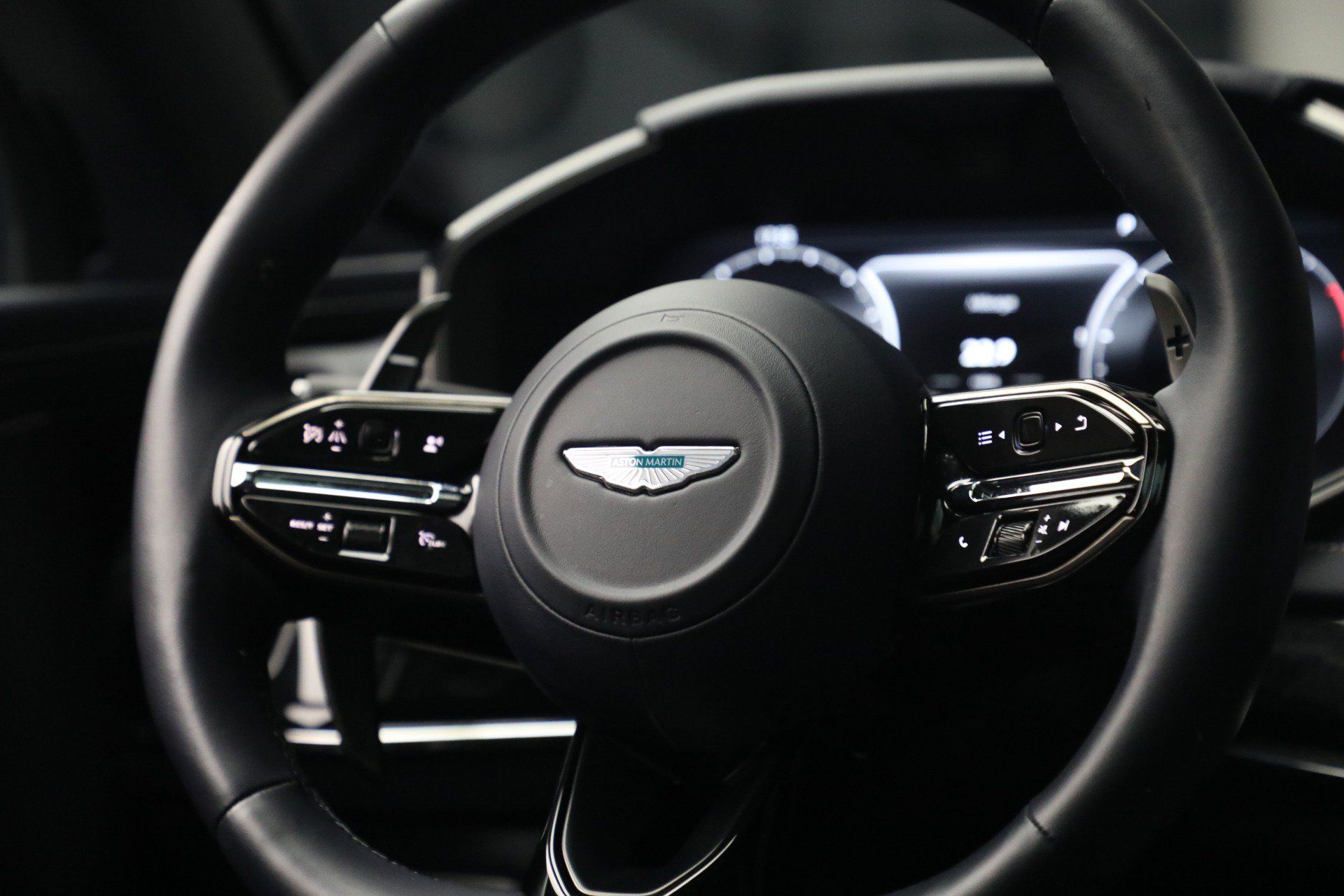 Used 2025 Aston Martin DBX 707 AWD/4WD image 23