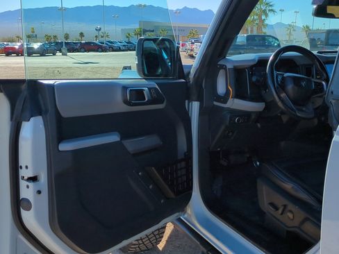 Used 2021 Ford Bronco Badlands image 11