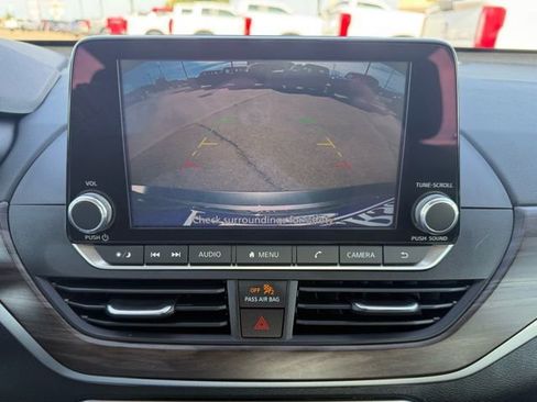 Used 2024 Nissan Altima 2.5 SV image 22