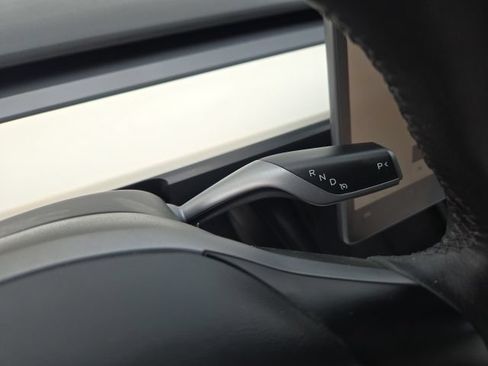 Used 2022 Tesla Model Y Performance AWD/4WD image 22