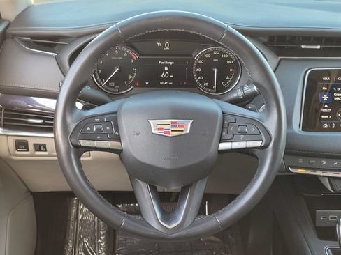 Used 2021 Cadillac XT4 Luxury FWD image 11