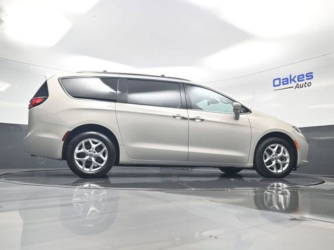 Used 2021 Chrysler Pacifica Limited w/ S Appearance Package AWD/4WD image 45