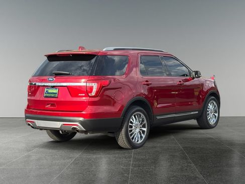 Used 2017 Ford Explorer XLT w/ Equipment Group 202A AWD/4WD image 9