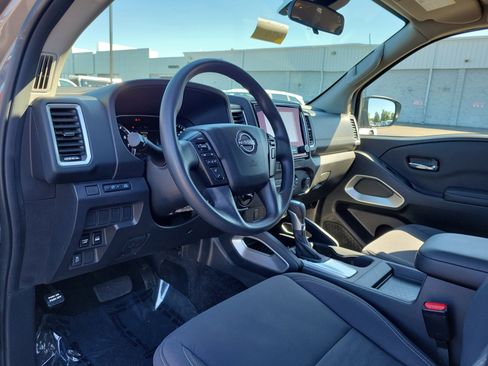 Used 2023 Nissan Frontier SV w/ Tow Package image 19