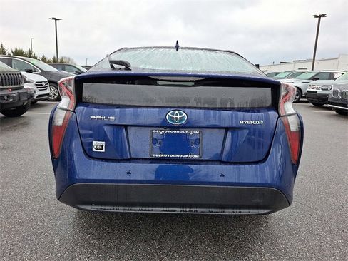 Certified 2018 Toyota Prius Three image 5