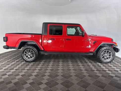 Used 2020 Jeep Gladiator Overland w/ Cold Weather Group AWD/4WD image 6