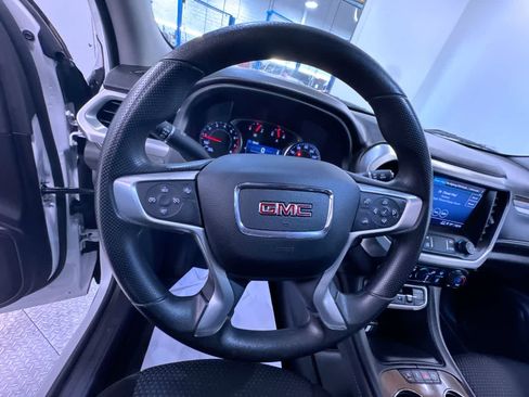 Used 2023 GMC Acadia SLE w/ Driver Convenience Package image 15