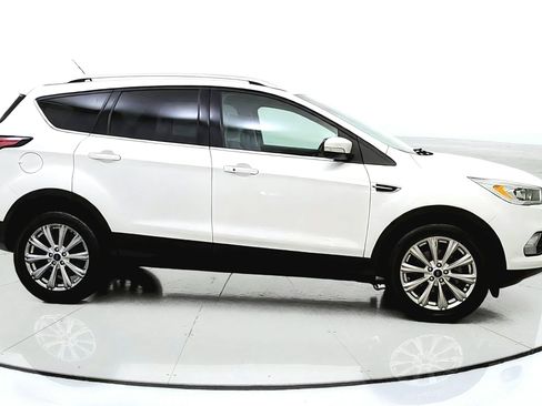 Used 2017 Ford Escape Titanium FWD image 8