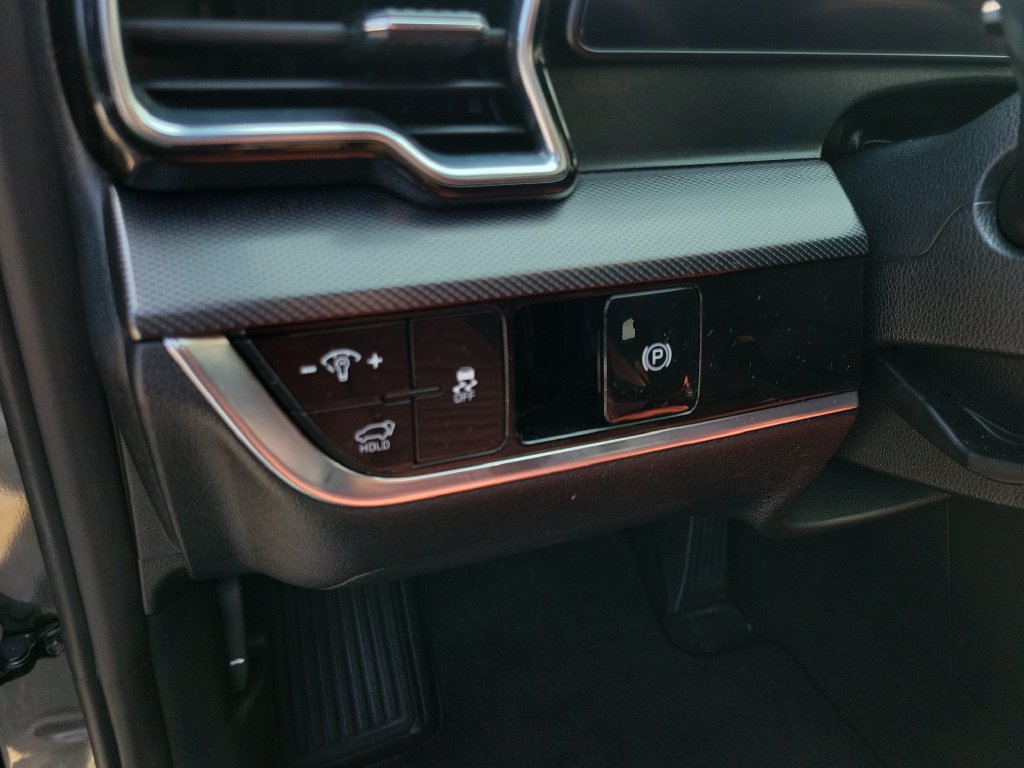 Certified 2024 Kia Sportage SX FWD image 20