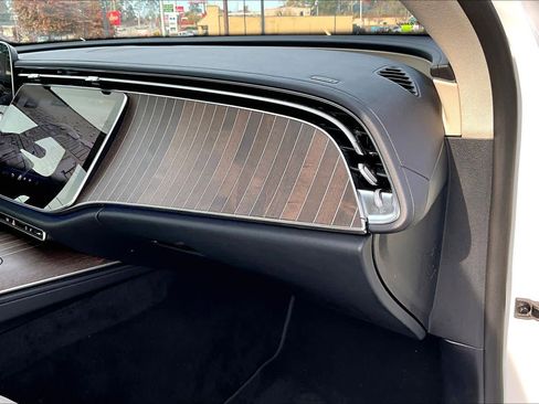 Certified 2025 Mercedes-Benz E 350 4MATIC Sedan w/ Winter Package image 18