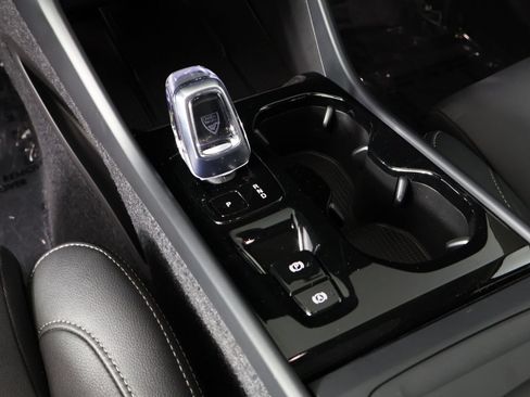 Certified 2026 Volvo XC40 B5 Plus AWD/4WD image 15