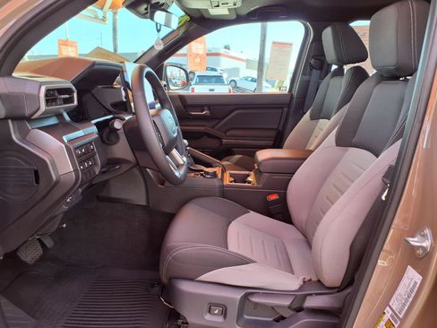 Certified 2026 Toyota Tacoma TRD Off-Road AWD/4WD image 16