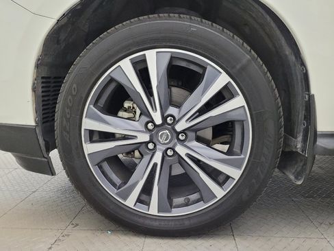 Used 2020 Nissan Pathfinder Platinum FWD image 31