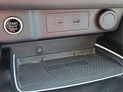 Used 2023 Nissan Rogue Platinum image 18