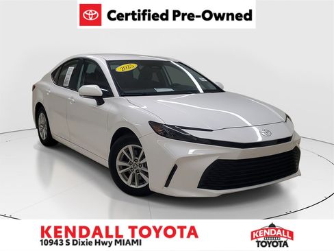 Certified 2025 Toyota Camry LE image 1