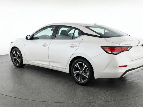 Used 2025 Nissan Sentra SV FWD image 6