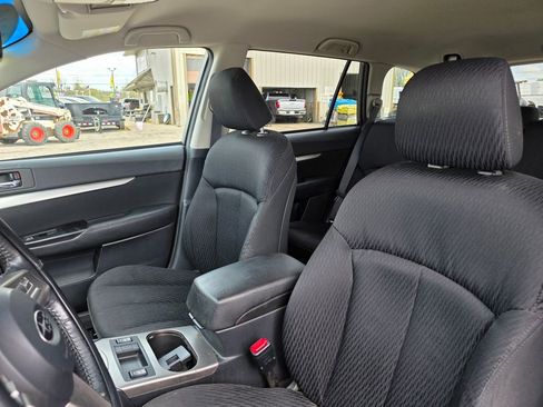 Used 2010 Subaru Outback 2.5i Premium AWD/4WD image 16