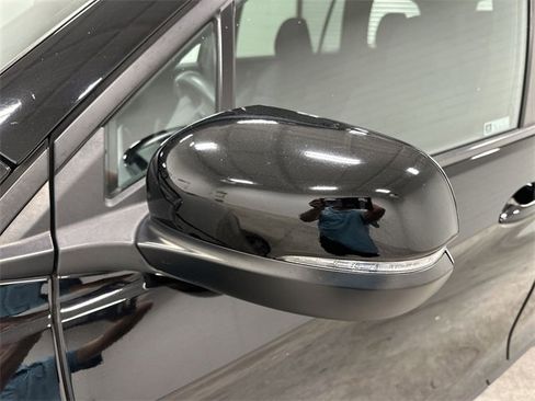 Used 2022 Honda Pilot Sport image 12