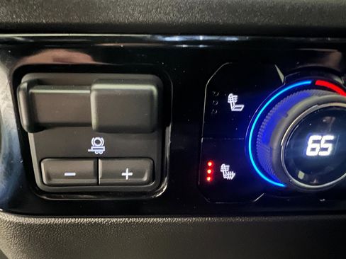 Used 2025 Chevrolet Silverado 2500 LT w/ Convenience Package image 52