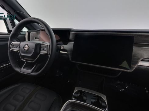 Used 2025 Rivian R1S Adventure AWD/4WD image 27