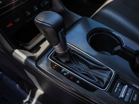 Used 2025 Honda Civic Sport image 19