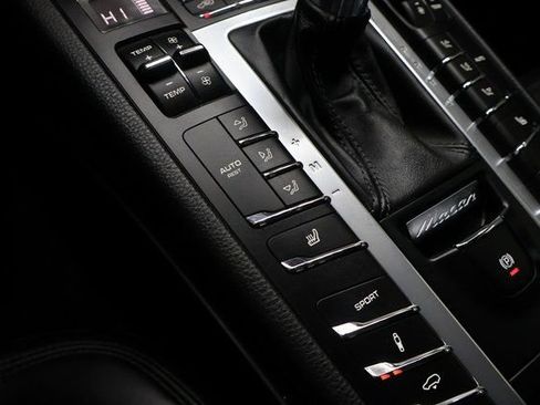 Used 2018 Porsche Macan GTS w/ Premium Package Plus image 32