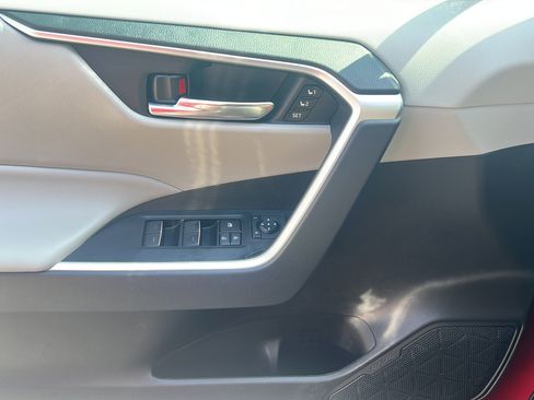 Used 2022 Toyota RAV4 XLE Premium FWD image 25